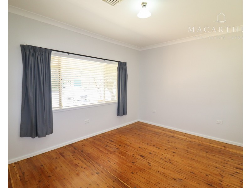 49 White Avenue, Kooringal NSW 2650