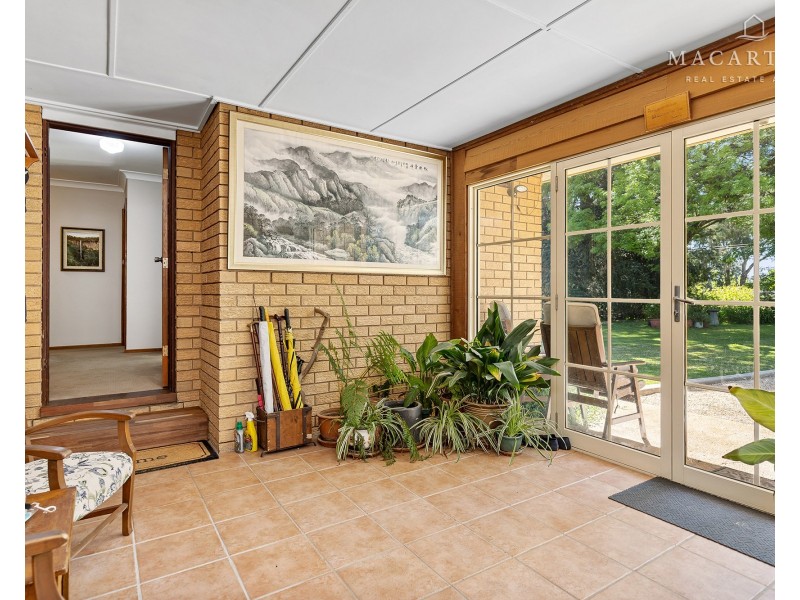 8 Brunskill Road, Lake Albert NSW 2650