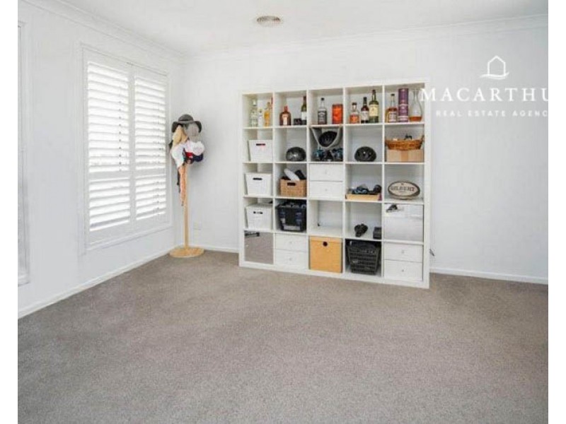 9 Gallop Avenue, Turvey Park NSW 2650