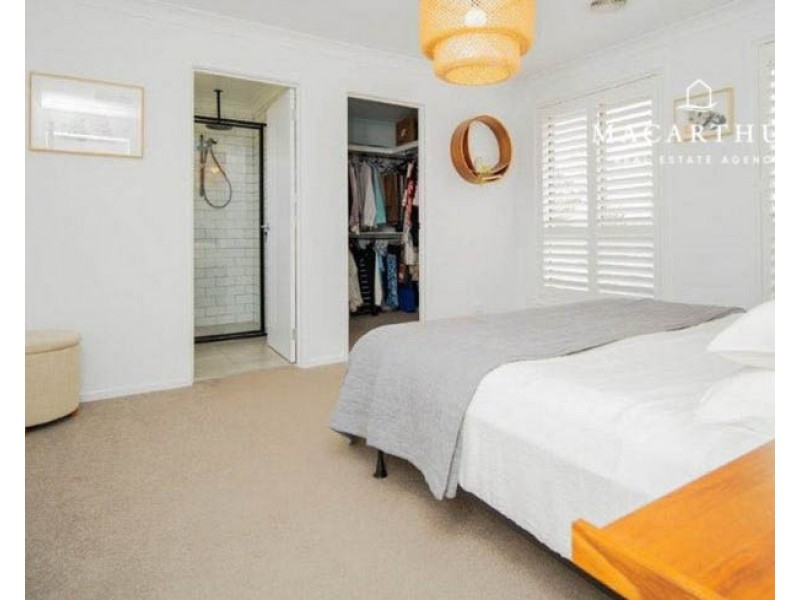9 Gallop Avenue, Turvey Park NSW 2650