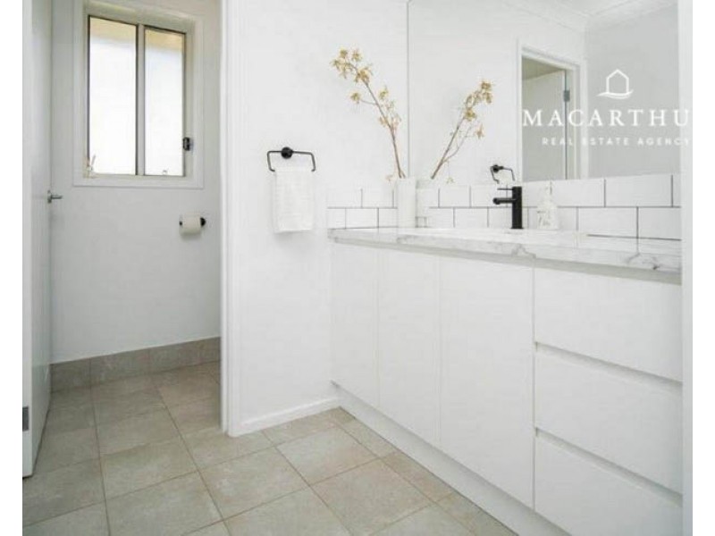 9 Gallop Avenue, Turvey Park NSW 2650