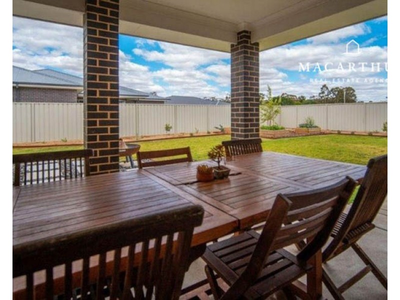 9 Gallop Avenue, Turvey Park NSW 2650