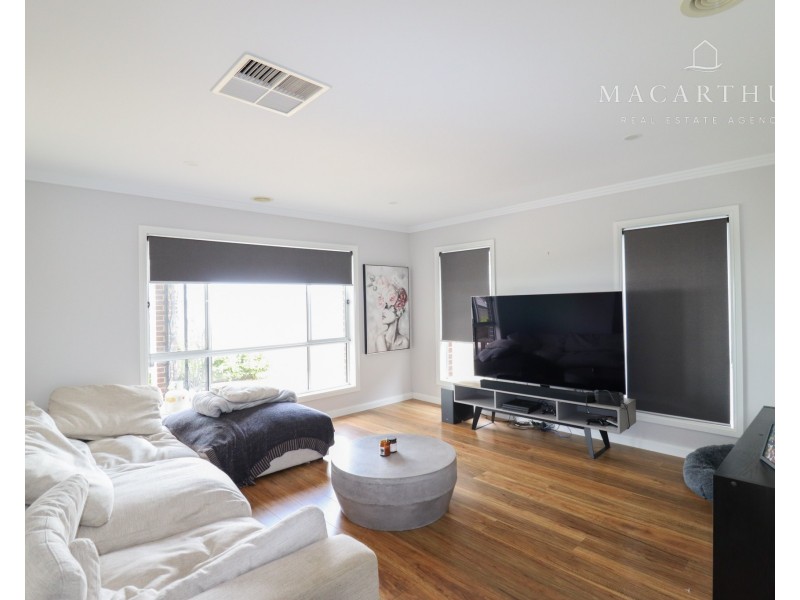 11 Whitten Avenue, Boorooma NSW 2650