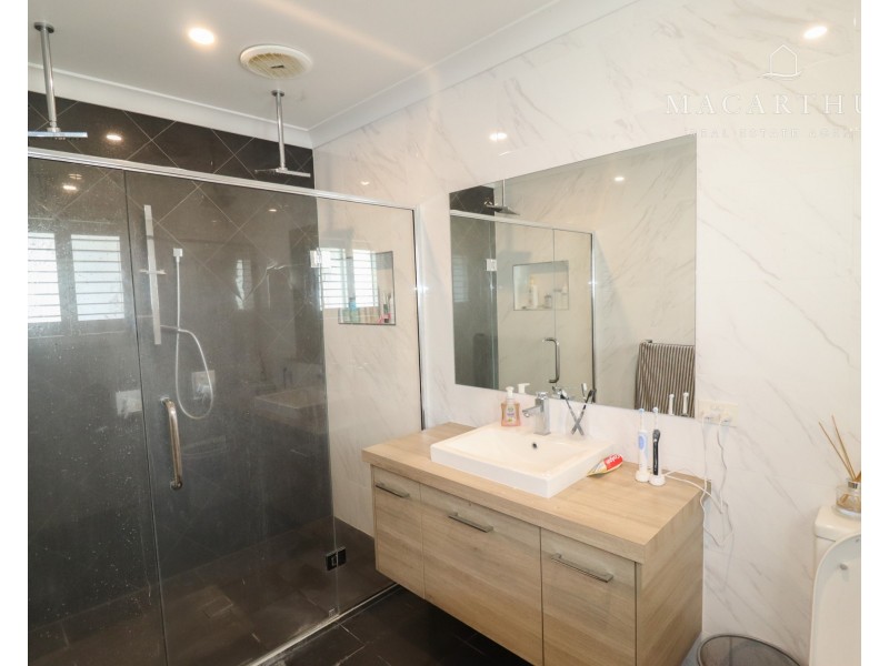 11 Whitten Avenue, Boorooma NSW 2650