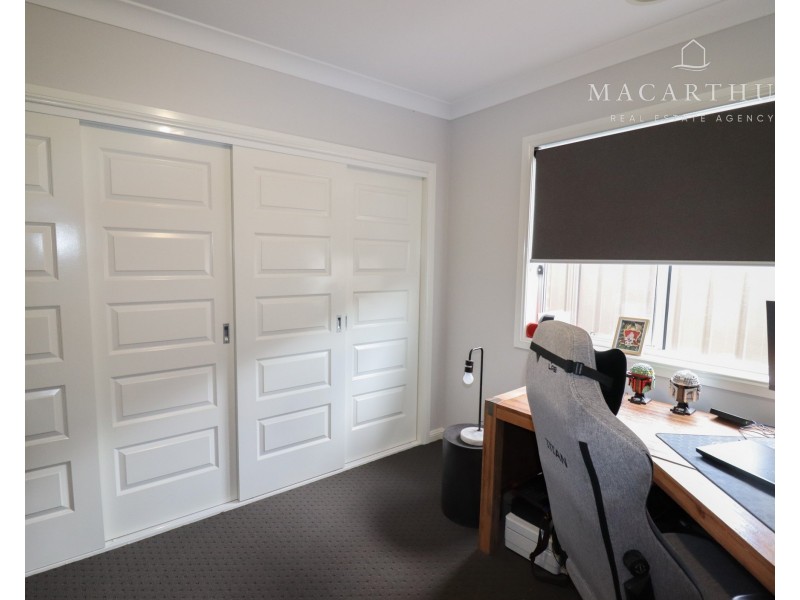 11 Whitten Avenue, Boorooma NSW 2650