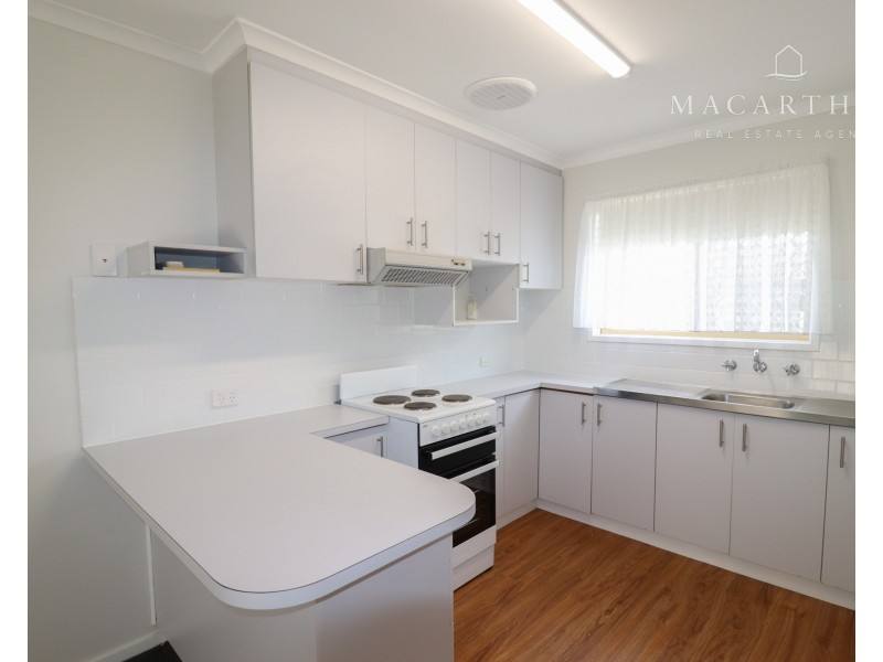 2/22 Dove Street, Mount Austin NSW 2650