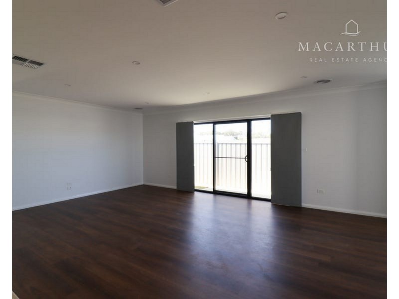 2/77 Coppabella Drive, Gobbagombalin NSW 2650
