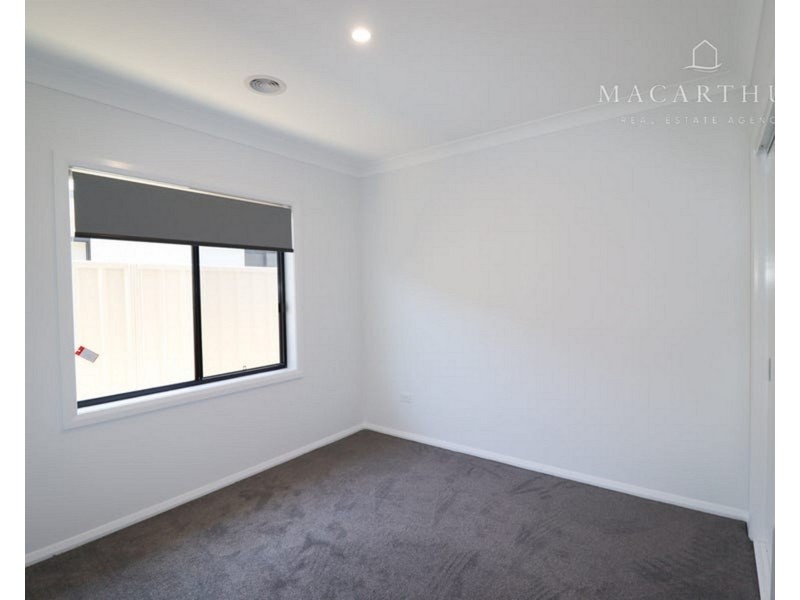 2/77 Coppabella Drive, Gobbagombalin NSW 2650