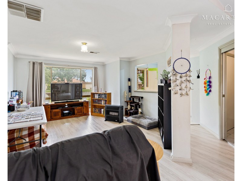82 Dalman Parkway, Glenfield Park NSW 2650