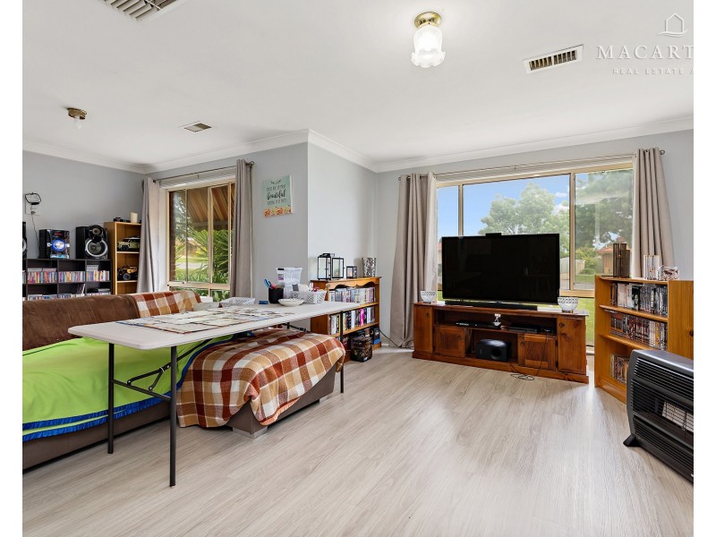 82 Dalman Parkway, Glenfield Park NSW 2650
