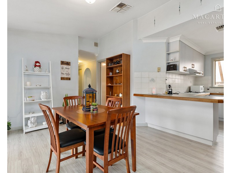 82 Dalman Parkway, Glenfield Park NSW 2650
