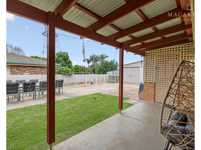 82 Dalman Parkway, Glenfield Park NSW 2650