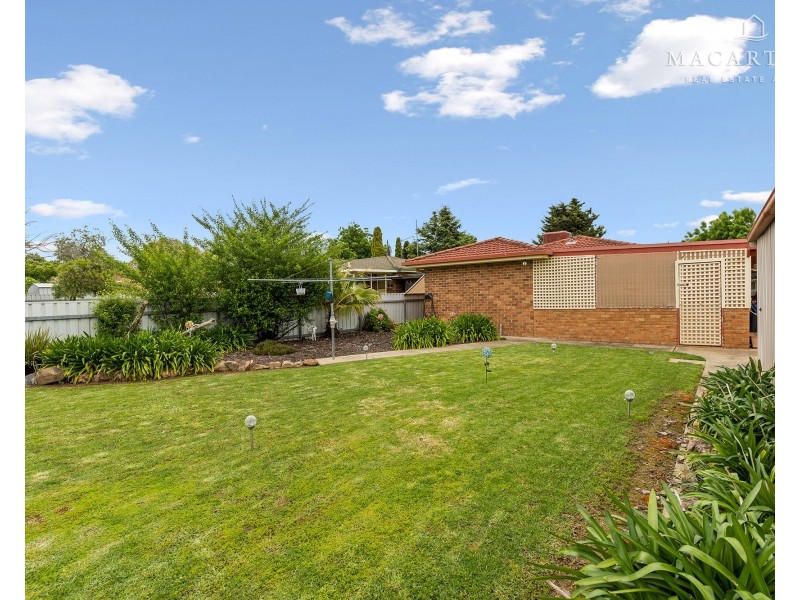 82 Dalman Parkway, Glenfield Park NSW 2650