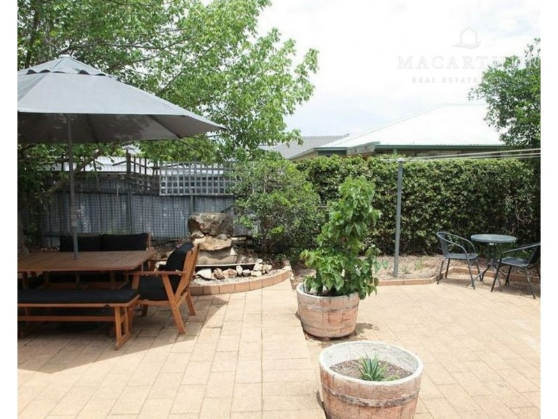 2/6 Randall Street, Kooringal NSW 2650