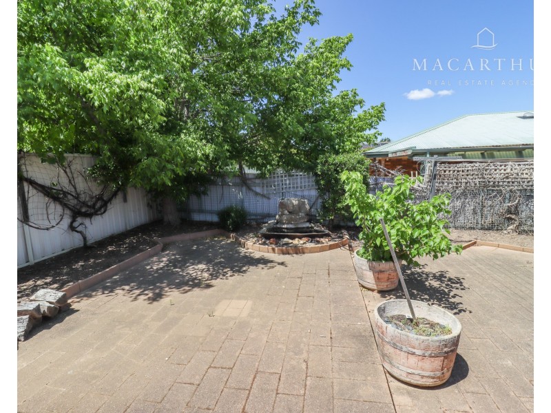 2/6 Randall Street, Kooringal NSW 2650