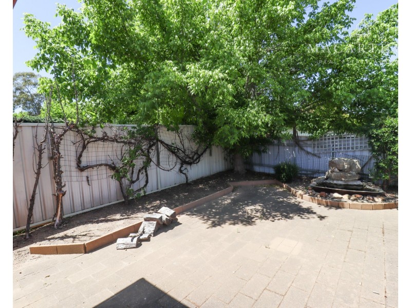 2/6 Randall Street, Kooringal NSW 2650