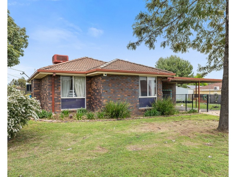 14 Crisp Drive, Ashmont NSW 2650