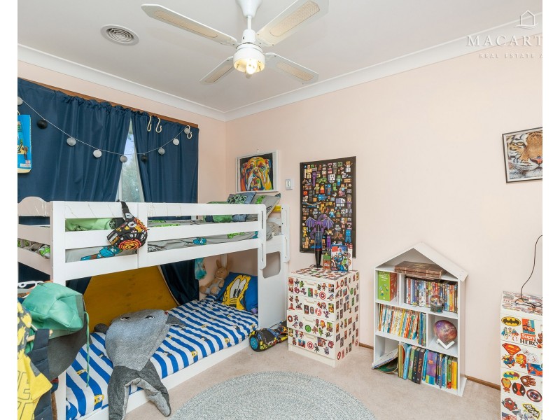 14 Crisp Drive, Ashmont NSW 2650