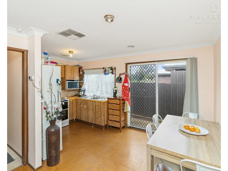 14 Crisp Drive, Ashmont NSW 2650
