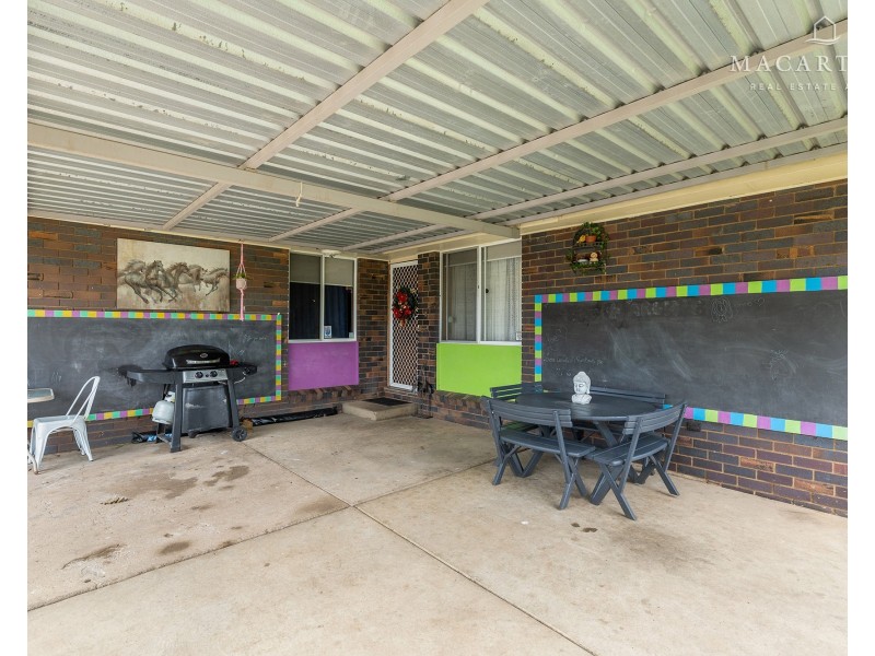 14 Crisp Drive, Ashmont NSW 2650