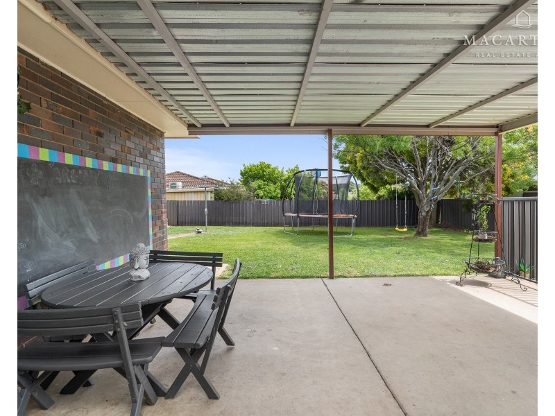 14 Crisp Drive, Ashmont NSW 2650