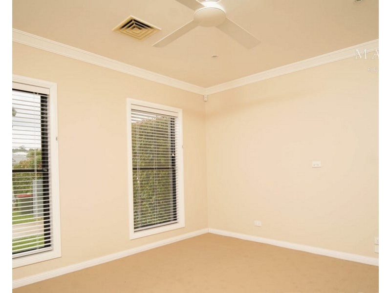 1/7 Bedervale Street, Bourkelands NSW 2650