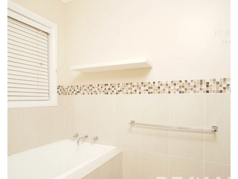 1/7 Bedervale Street, Bourkelands NSW 2650