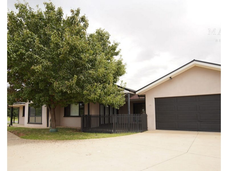 1/7 Bedervale Street, Bourkelands NSW 2650