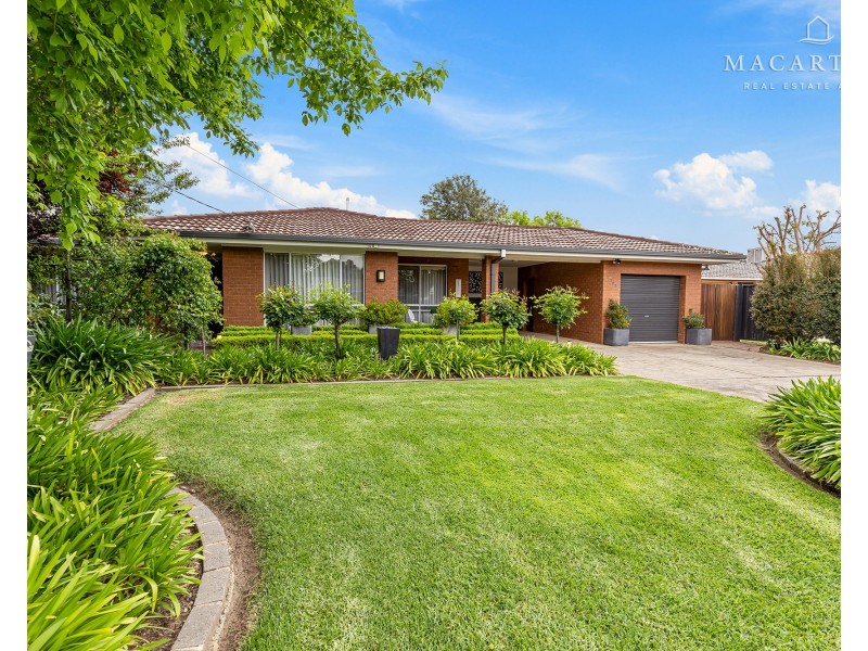 107 Balmoral Crescent, Lake Albert NSW 2650