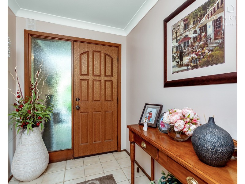 107 Balmoral Crescent, Lake Albert NSW 2650