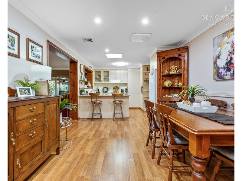 107 Balmoral Crescent, Lake Albert NSW 2650