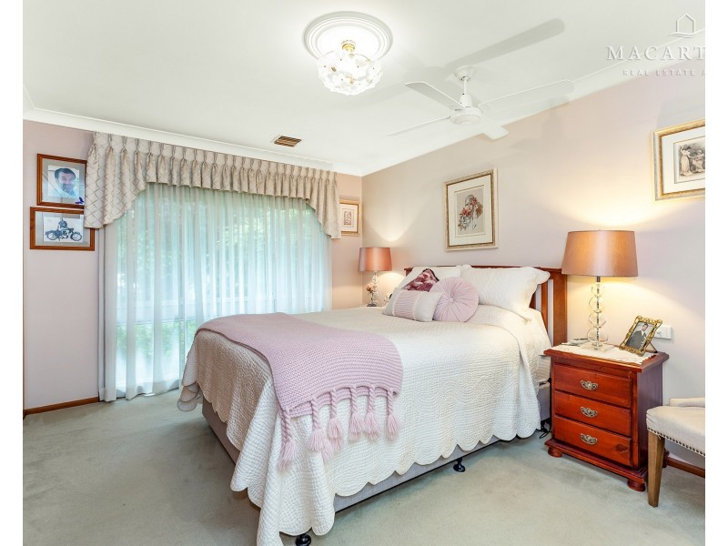 107 Balmoral Crescent, Lake Albert NSW 2650