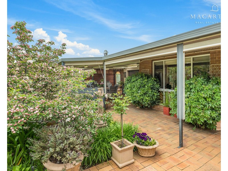 107 Balmoral Crescent, Lake Albert NSW 2650