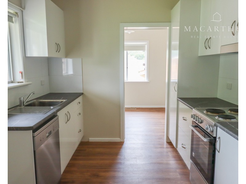 1 Manoora Avenue, Mount Austin NSW 2650