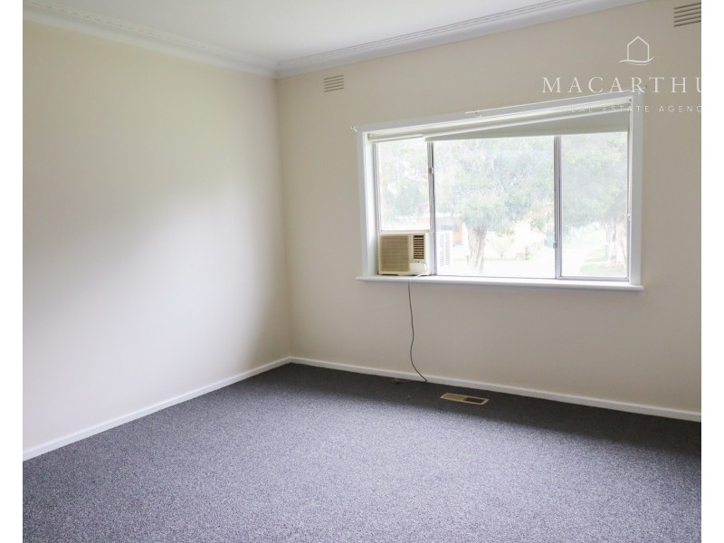 1 Manoora Avenue, Mount Austin NSW 2650