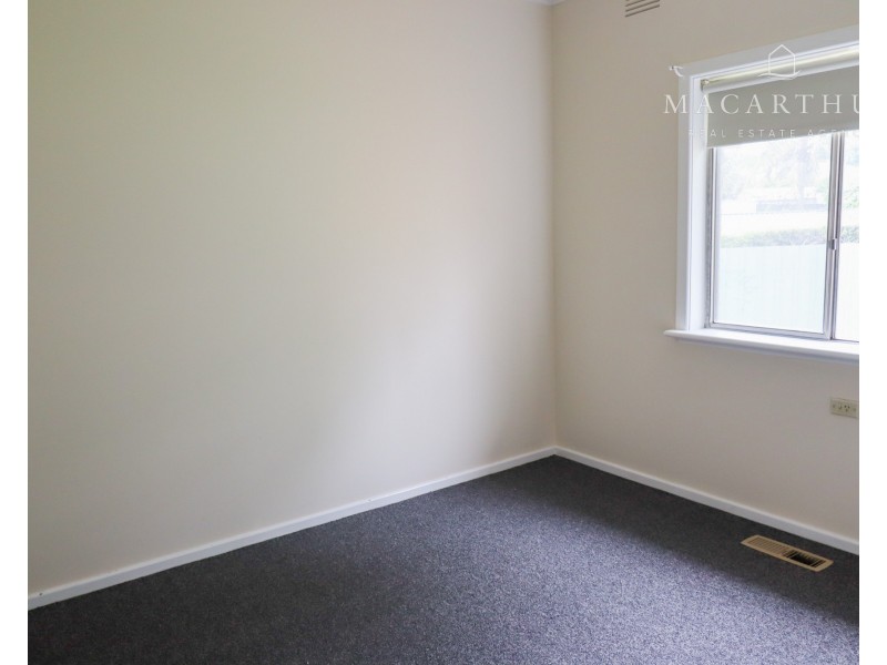 1 Manoora Avenue, Mount Austin NSW 2650