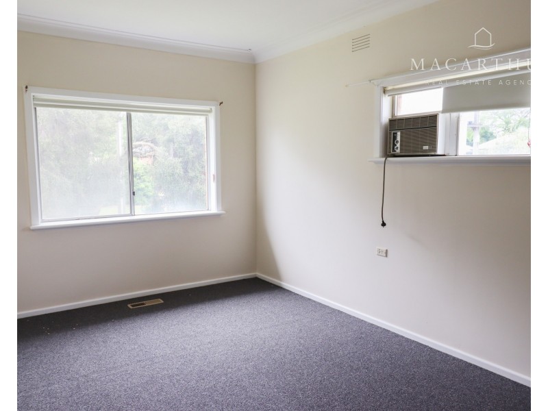 1 Manoora Avenue, Mount Austin NSW 2650