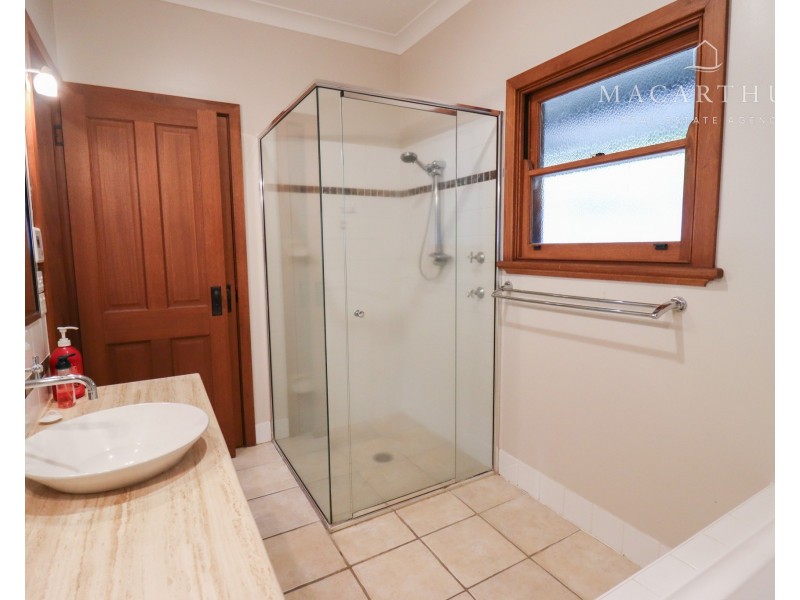 2/15 Hely Avenue, Turvey Park NSW 2650