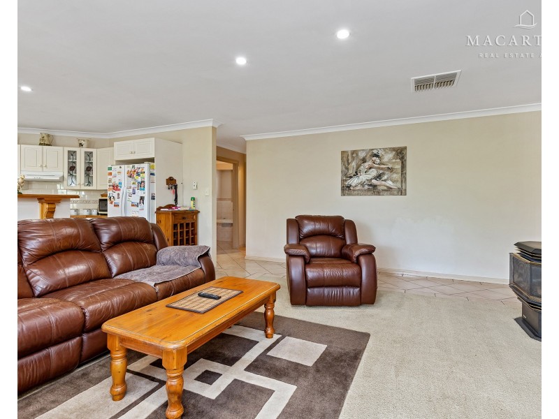 3 Fletcher Place, Kooringal NSW 2650
