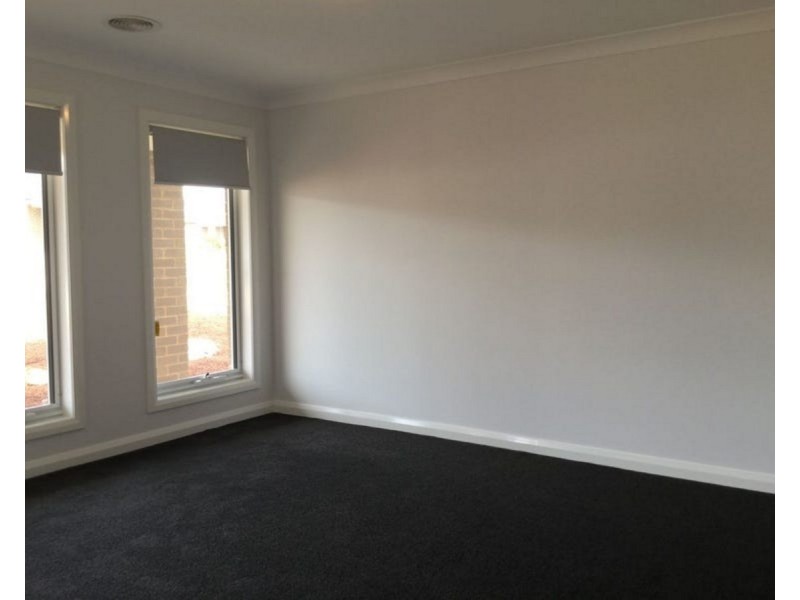 2 Mulberrygong Court, Gobbagombalin NSW 2650