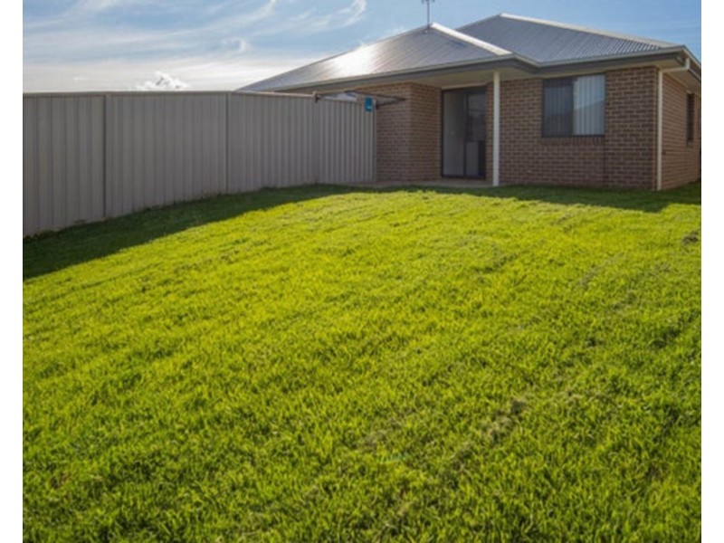 1/57 Coppabella Drive, Gobbagombalin NSW 2650