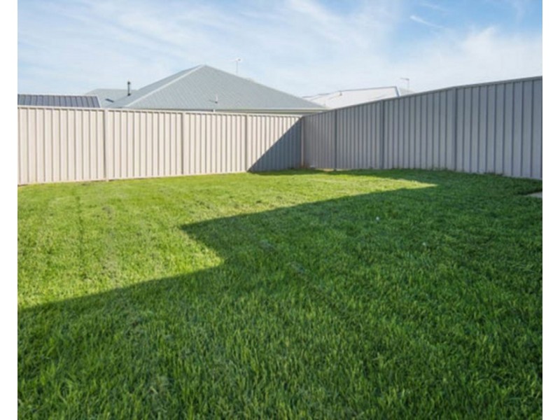 1/57 Coppabella Drive, Gobbagombalin NSW 2650