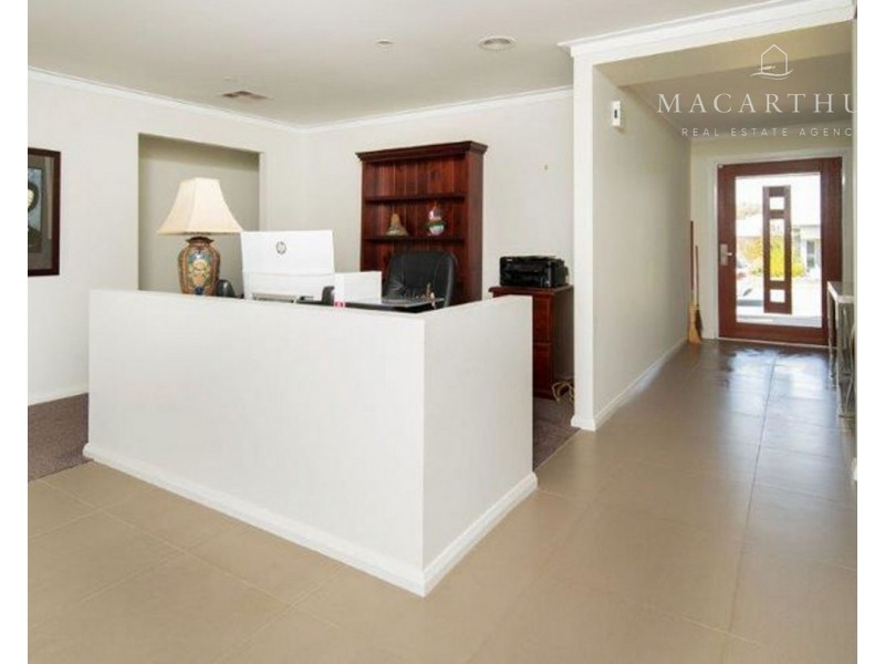 30 Mullagh Crescent, Boorooma NSW 2650