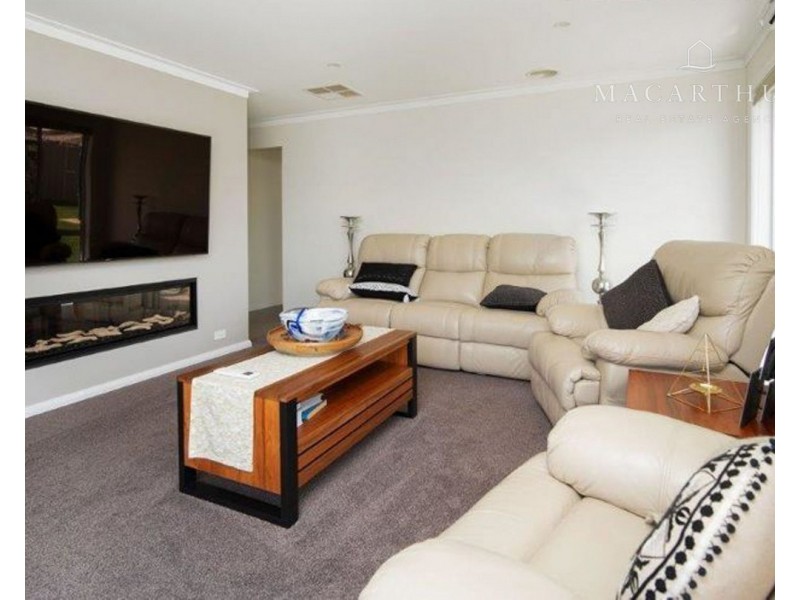 30 Mullagh Crescent, Boorooma NSW 2650