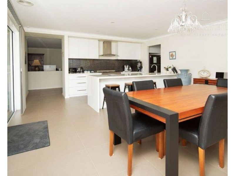 30 Mullagh Crescent, Boorooma NSW 2650