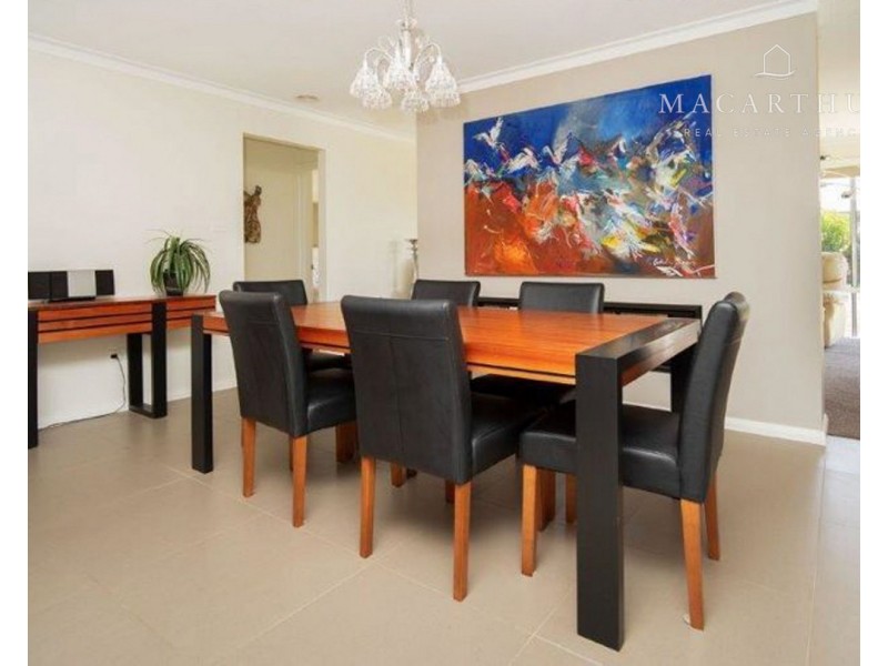 30 Mullagh Crescent, Boorooma NSW 2650
