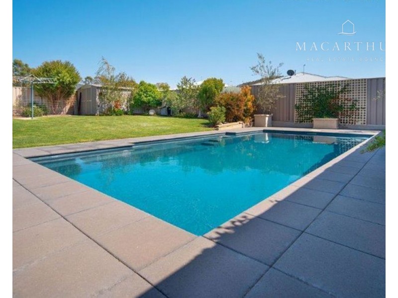 30 Mullagh Crescent, Boorooma NSW 2650