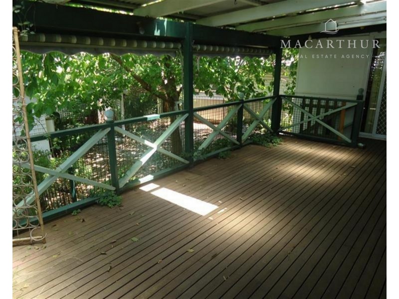 4 Waranga Avenue, Mount Austin NSW 2650