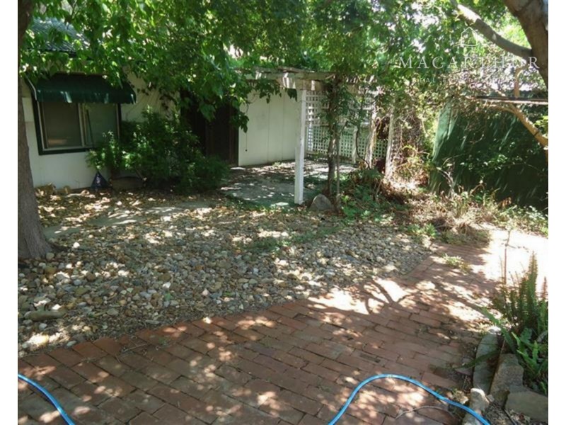 4 Waranga Avenue, Mount Austin NSW 2650