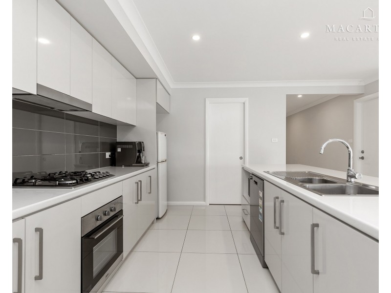 1/8 Kellerman Crescent, Boorooma NSW 2650